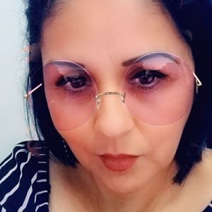 Meet your Posher, Pilar